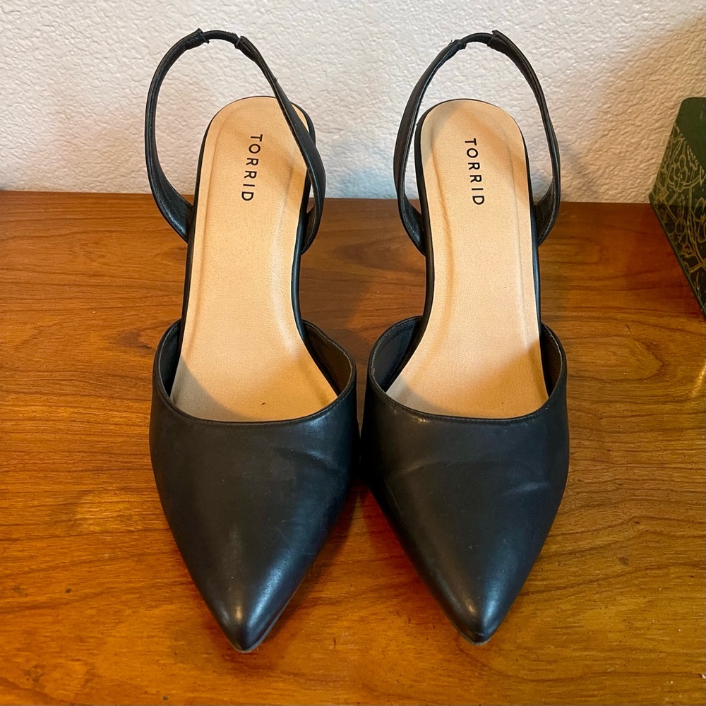 Pointed-Toe Slingback Heels
